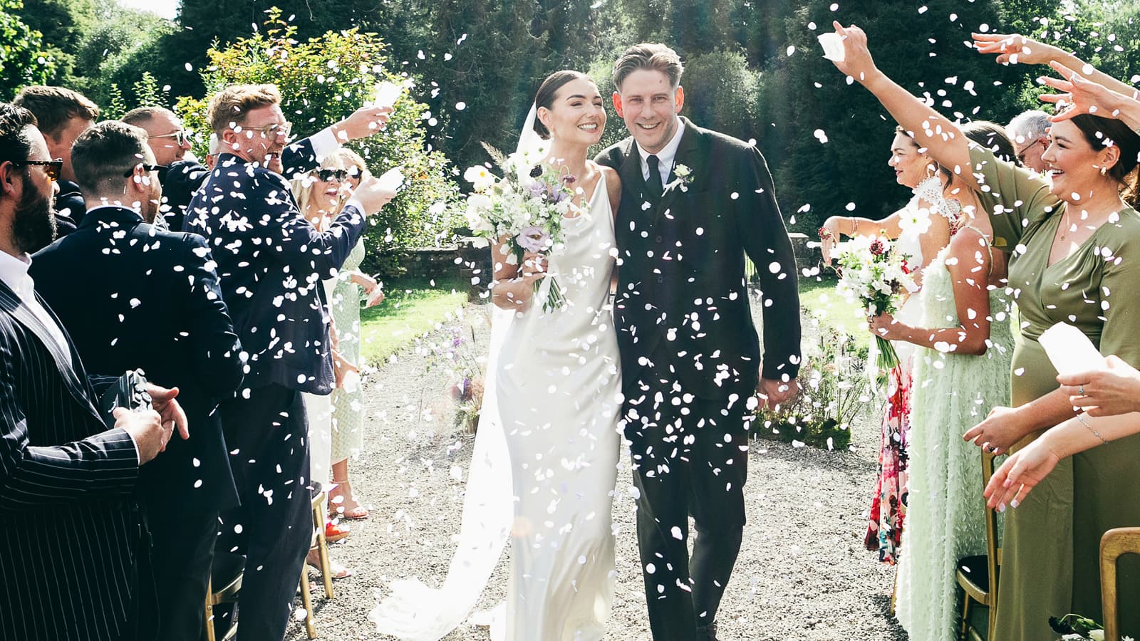 Wedding ceremony at Temple House gardens with harp music