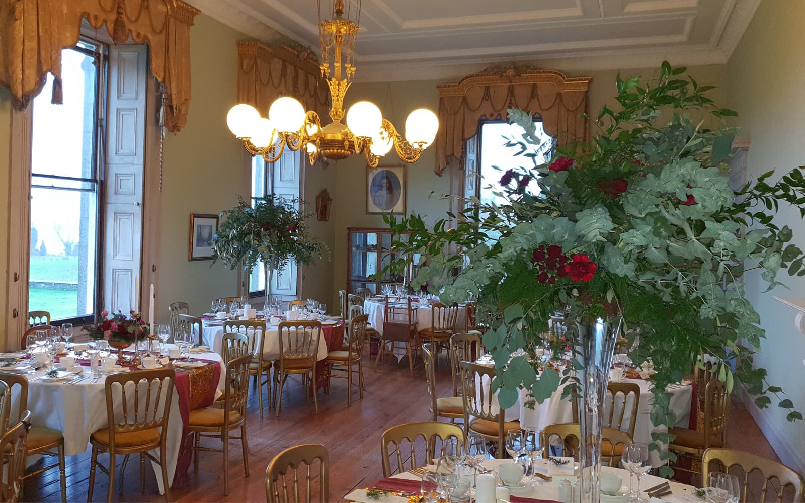 Wedding flowers tables at Temple House